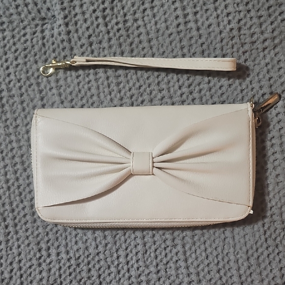 Target White Bow Wristlet Wallet | Faux Leather Zip Clutch - Picture 3 of 8